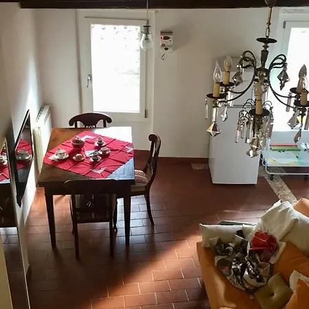 לינה וארוחת בוקר Casa Marina
