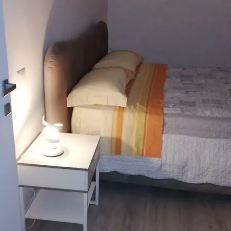 Casa Marina לינה וארוחת בוקר פוליניו
