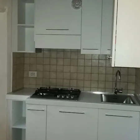Casa Marina לינה וארוחת בוקר פוליניו